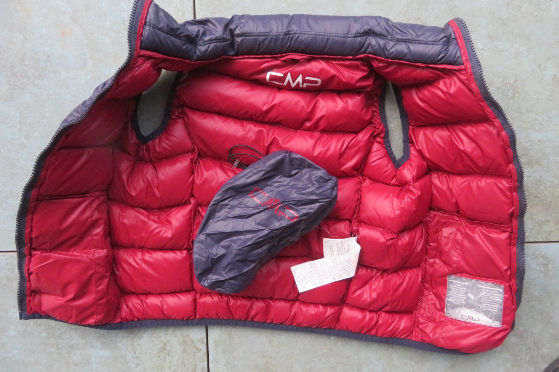 CMP Altro abbigliamento per bambino: CMP Gilet Echtdaunen Grösse 128 – Nuovo (secondo la descrizione) da Wil ZH venduto da Tamagy 1