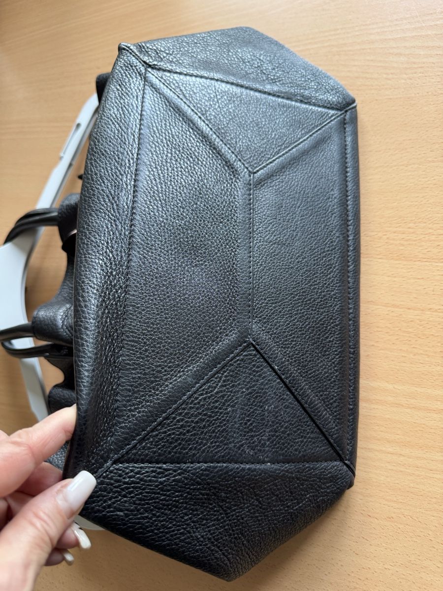 Coccinelle Taschen für Damen: Coccinelle Sac à main noir, cuir véritable – Gebraucht aus Morges von sandy069 6