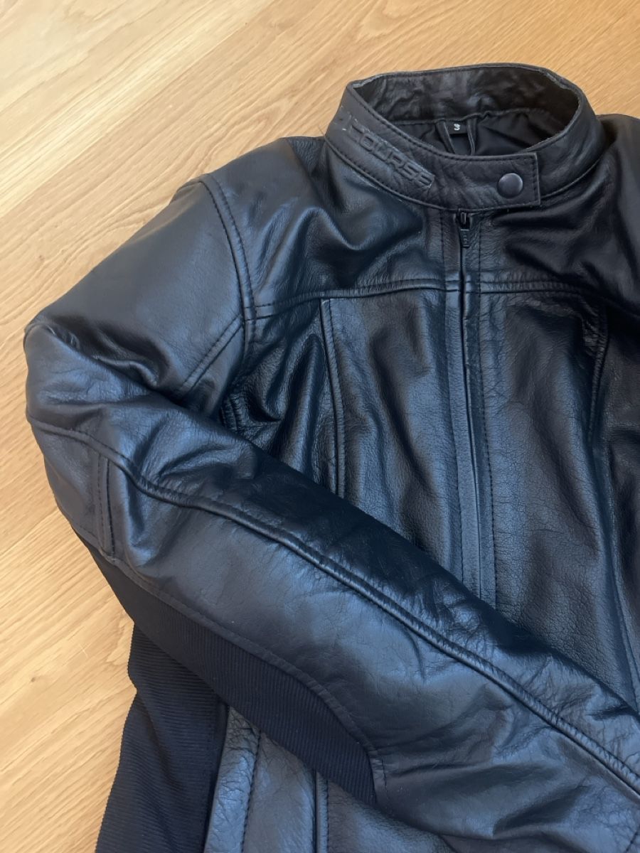 Giacche: Schöne Damen-Motorradjacke – Usato da Küttigen venduto da User_85 2