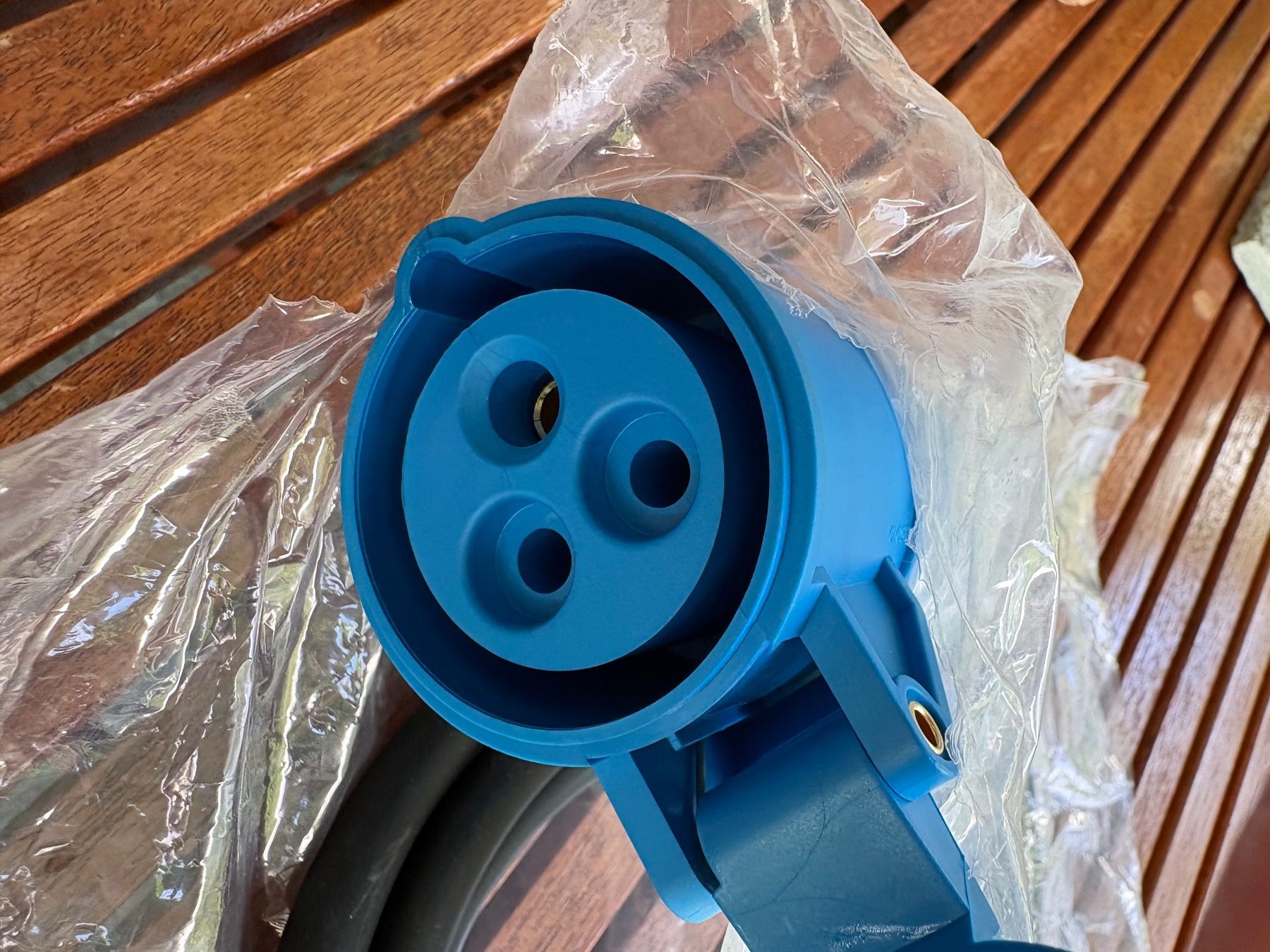 Cavi: Camping Adapterleitung 230V, NEU – Usato da Zürich venduto da Ajnos0 1