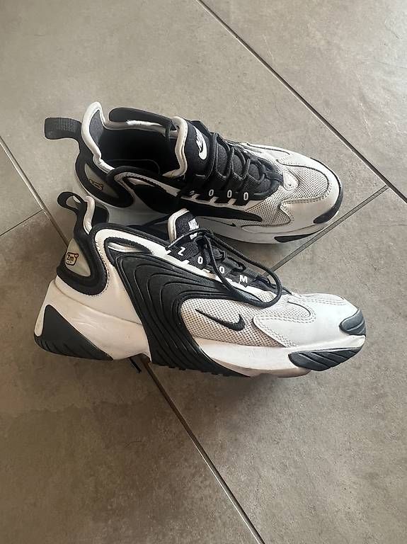Scarpe da uomo: Nike Zoom 2k Schwarz/Weiss – Usato da Zürich venduto da bekkabra