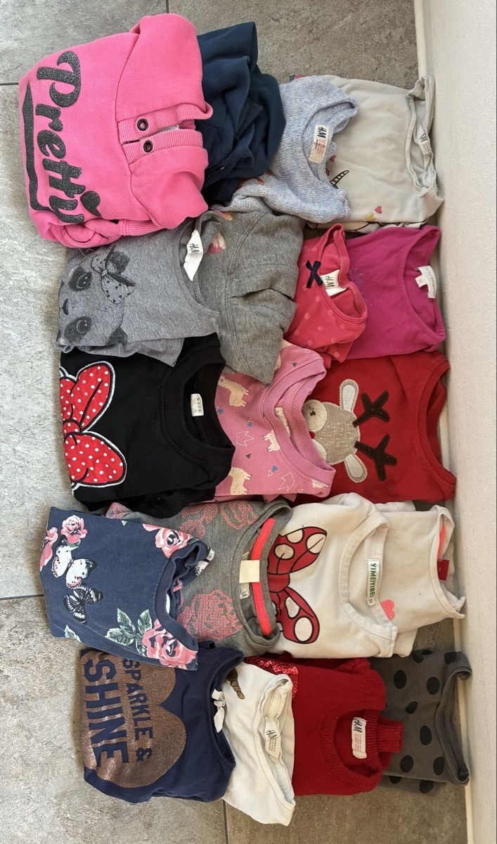 Kleiderpakete & -sets: Grosses Alljahres-Mädchenpaket Gr. 98 – Gebraucht aus Ruschein von CalmAir 2