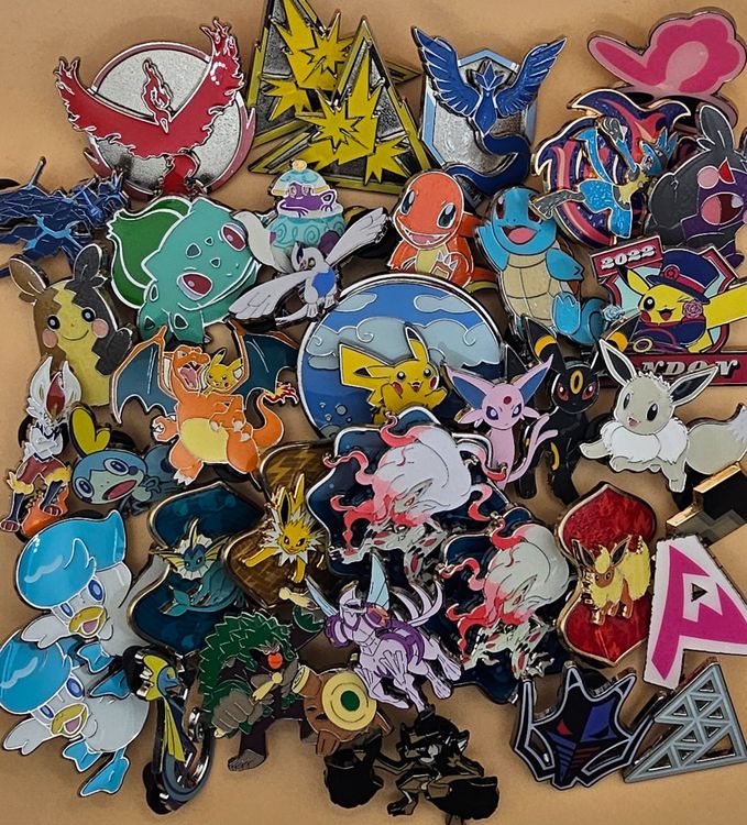 Pokemon Official Pins 35x (Gebraucht) in Moosseedorf für CHF 99 – mit ...