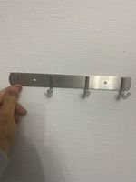 Praktische Garderobenleiste aus CNS Metall