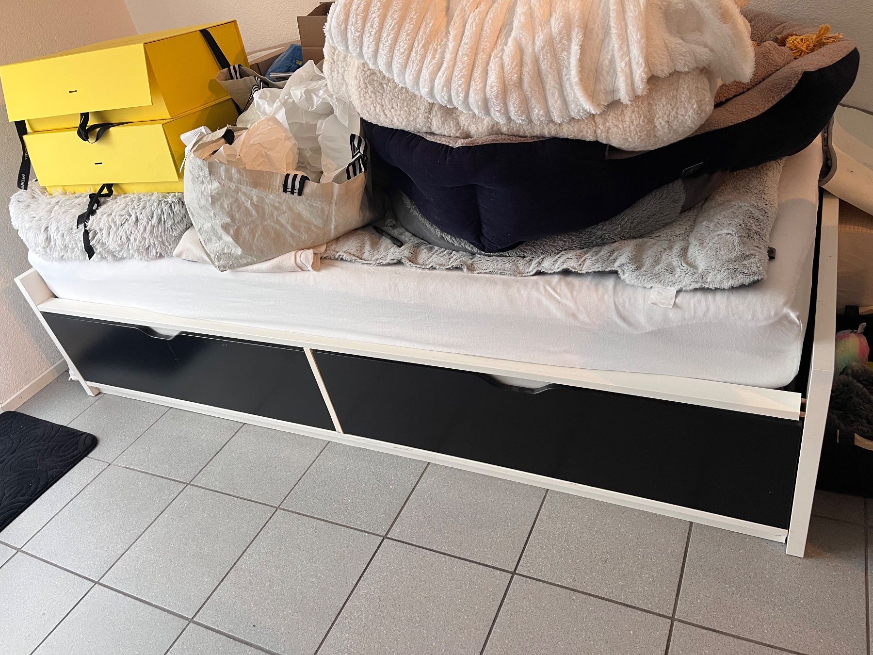 Betten: Bett 100x200 – Gebraucht aus Immensee von Shagay