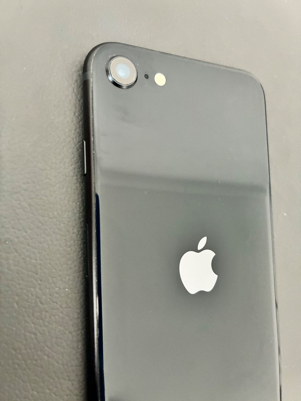Apple Telefoni cellulari / Smartphones: Iphone SE 3. Generation 64GB – Usato da Baden venduto da usewhatyouhave 2
