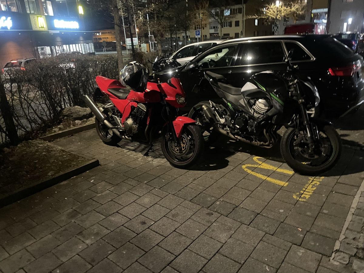 Kawasaki Strada: Kawasaki Z 750 Preis VB – Usato da Basel venduto da Jonas.Federer 2
