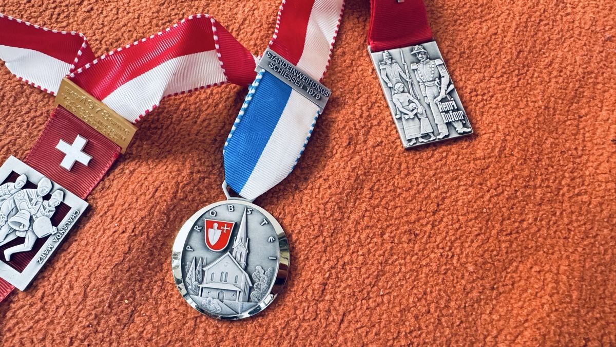 Medaglie: Sammlung alte Wanderpreis Medaillen – Usato da Fällanden venduto da Limousinenswiss 3
