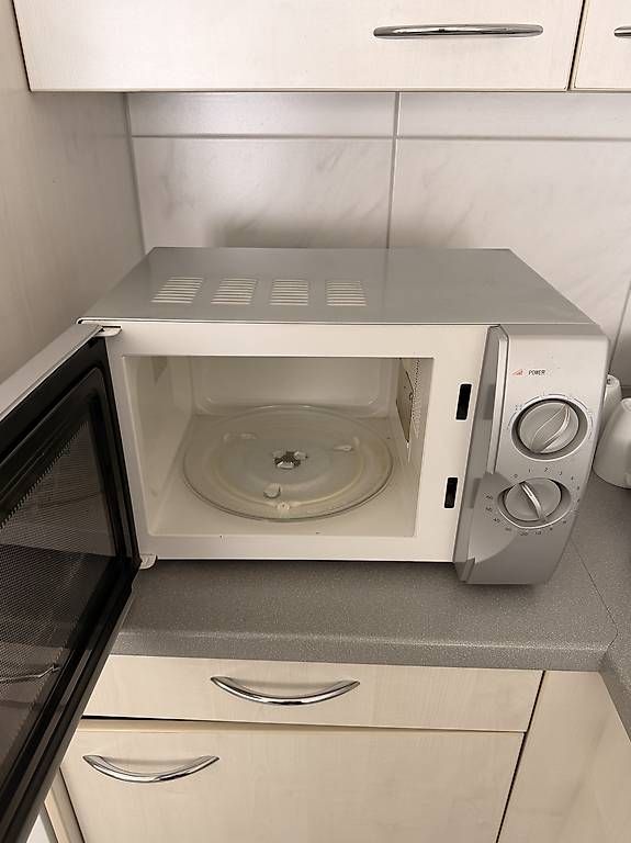 Küchengeräte: König Mikrowelle Micro Combi 1700 – Gebraucht aus Zizers von giu_rr68 2