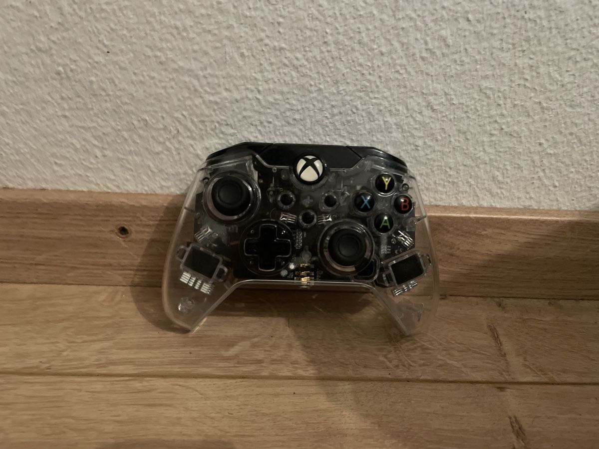 Microsoft Controller: Xbox one Afterglow Controller  – Usato da Aarburg venduto da aytg16