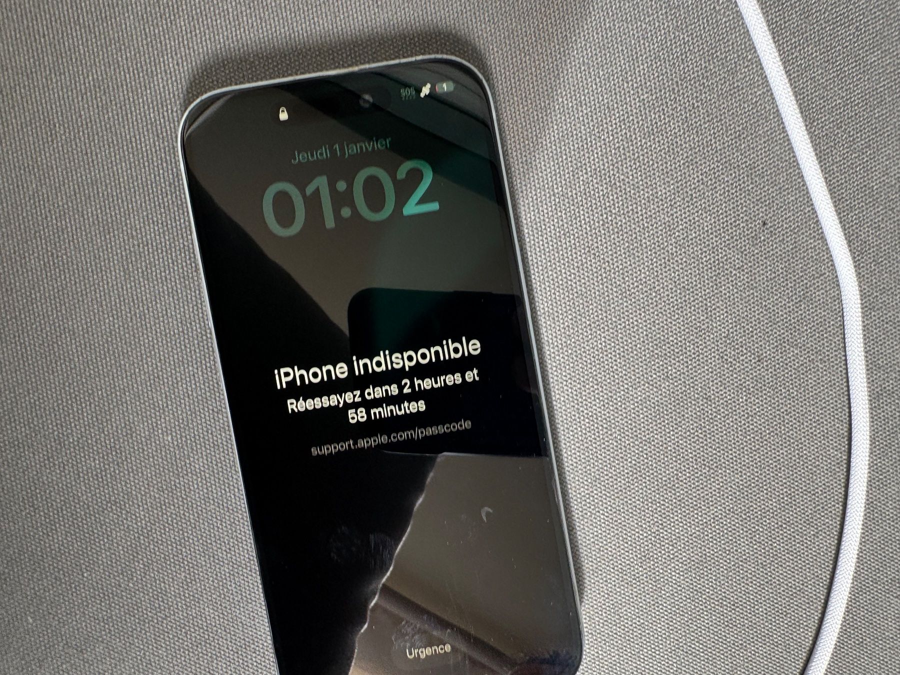 Apple Portables: Apple iPhone 15 – Défectueux à Lausanne par Denis- 3