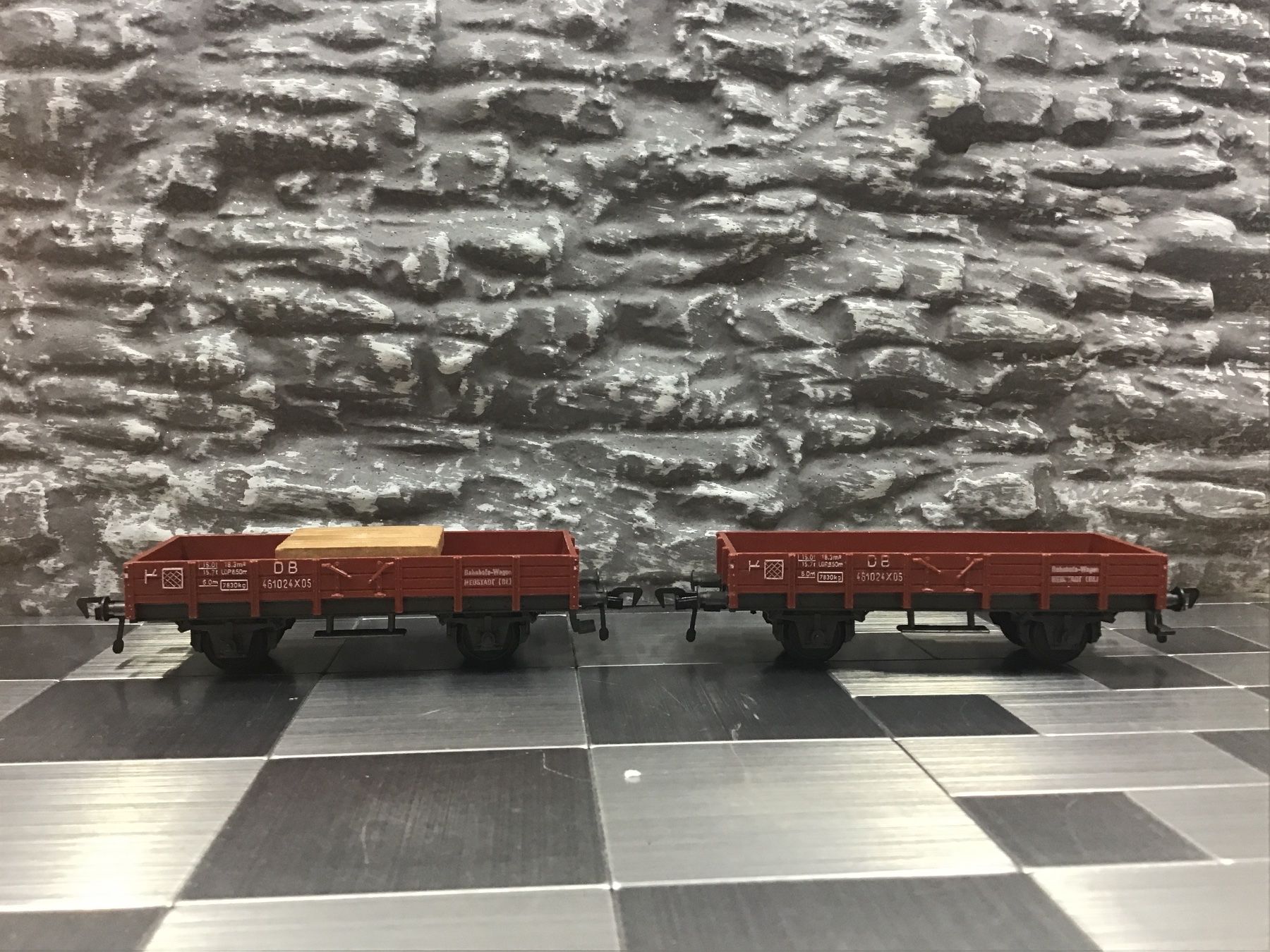 Fleischmann Modelleisenbahnen: FLEISCHMANN 4x NIEDERBOARD WAGEN H0 – Gebraucht aus Männedorf von Spezial-Modelle 2