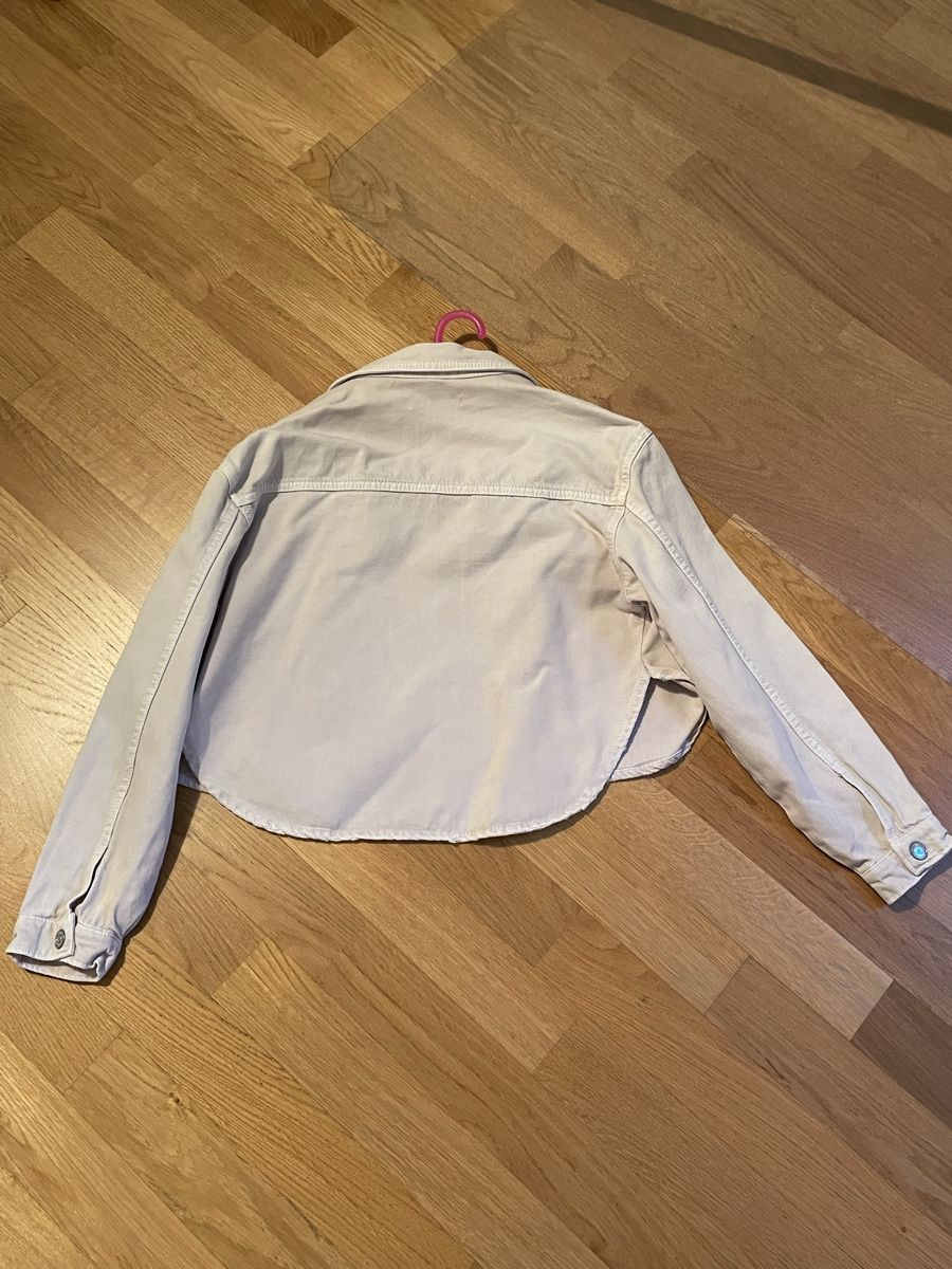 Zara Jacken & Mäntel: Jeansjacke Mädchen – Neu (gemäss Beschreibung) aus Balgach von sei_s6d7 1