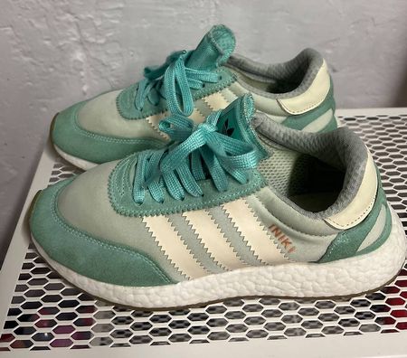 Adidas Iniki Runner