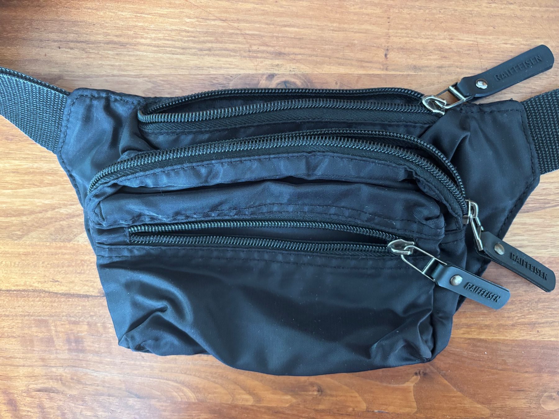 Borse: Kleine Bauchtasche - Platzwunder – Usato da Balsthal venduto da Uroby 1