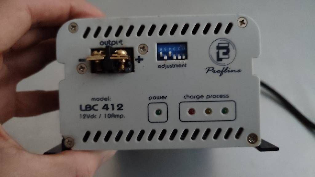 Caricabatterie: Batterieladegerät LBC 400 – Usato da Dornach venduto da boj_5kz2 2