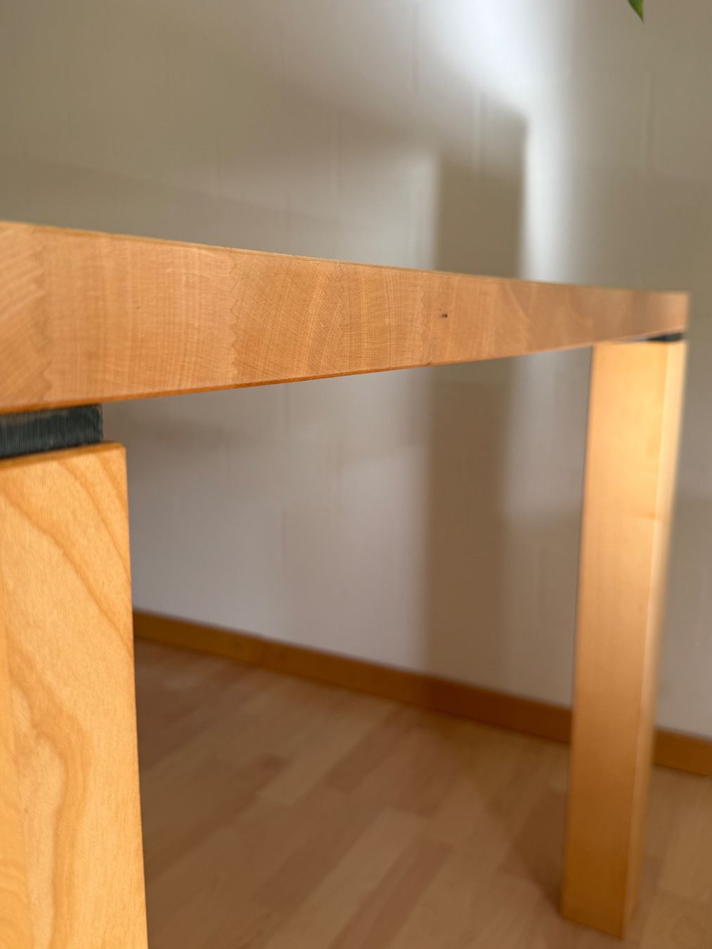 Tavoli: Massiver Birkenholz-Esstisch 200 x 90 – Usato da Hünenberg See venduto da Cheetah4 4
