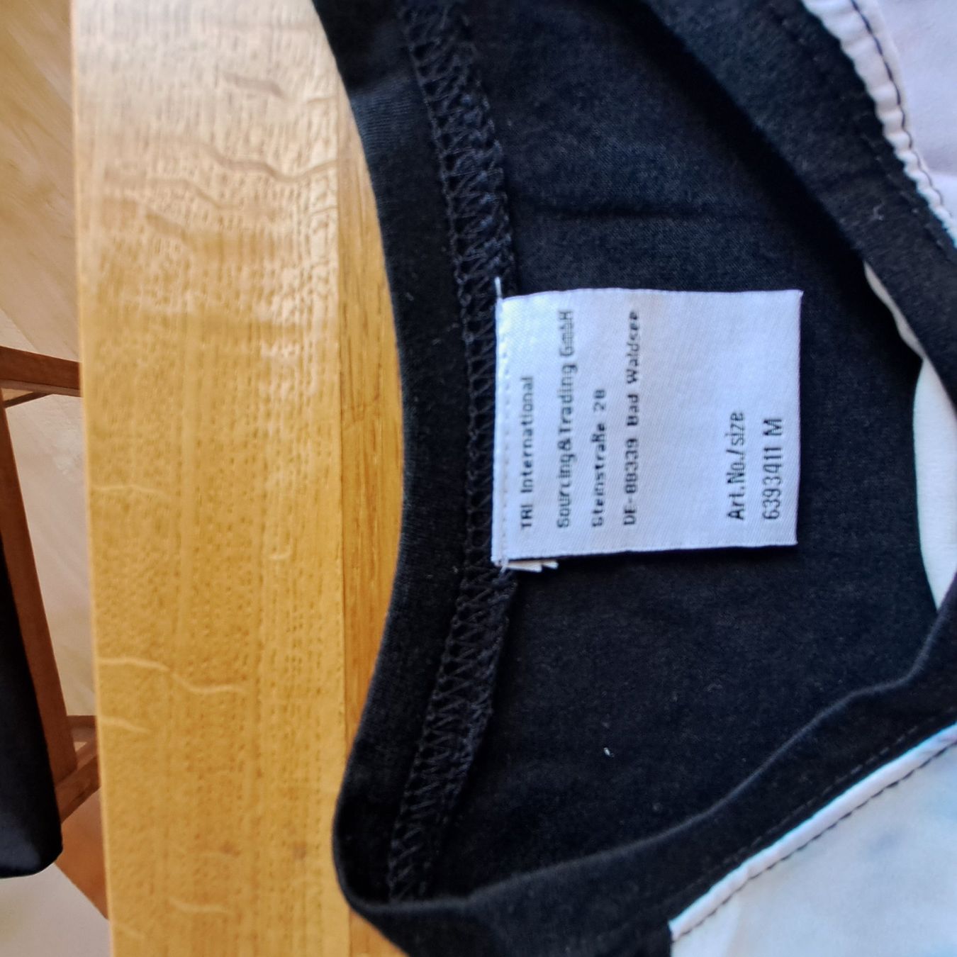 T-shirt: neues schwarzes T-shirt, grösse M – Nuovo (secondo la descrizione) da Walchwil venduto da TIERCHEN23 1
