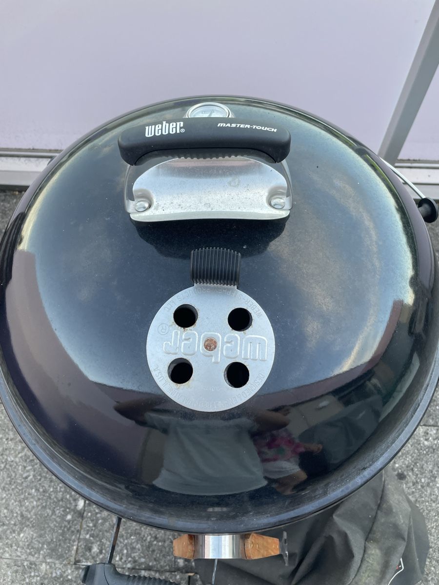 Weber Griglie: Weber Holzkohlegrill Master Touch Premium  – Usato da Zürich venduto da marieglaser 1