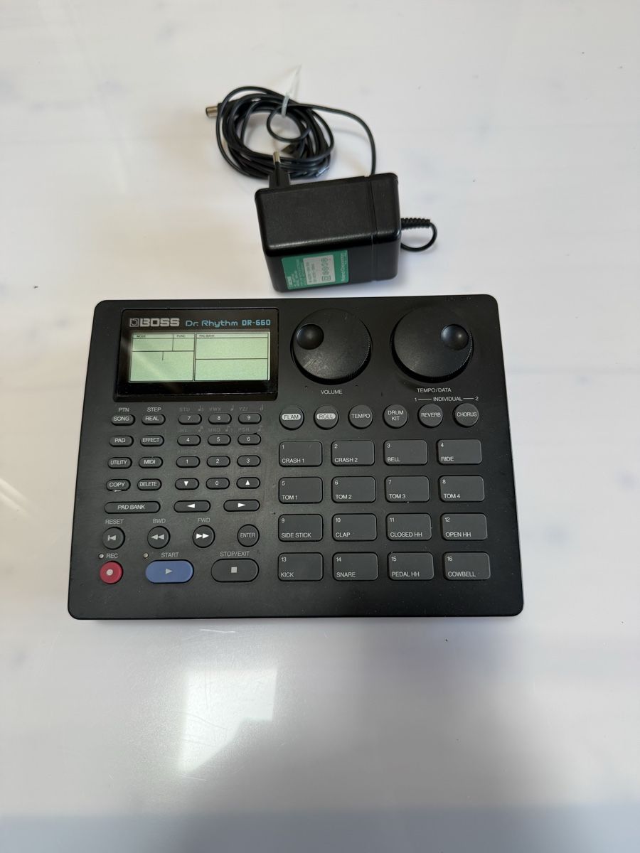 Roland Strumenti musicali: BOSS DR-660 Dr. Rhythm Drum Machine / Rhythm Composer – Usato da Unterengstringen venduto da Birchermuesli63