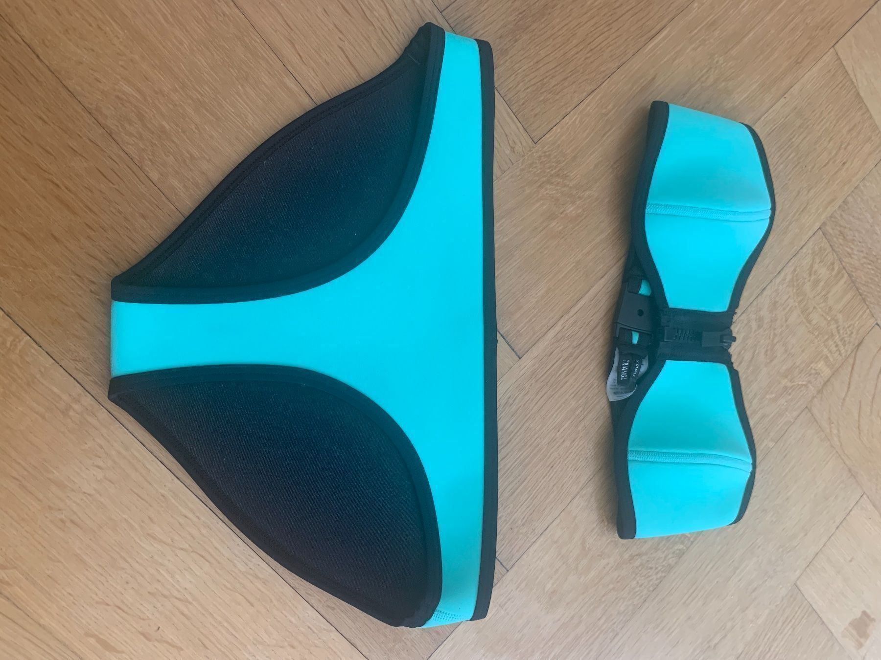 Costumi da bagno & Bikini: Triangl Bikini 2x – Nuovo (secondo la descrizione) da Glattbrugg venduto da A.S.90 1