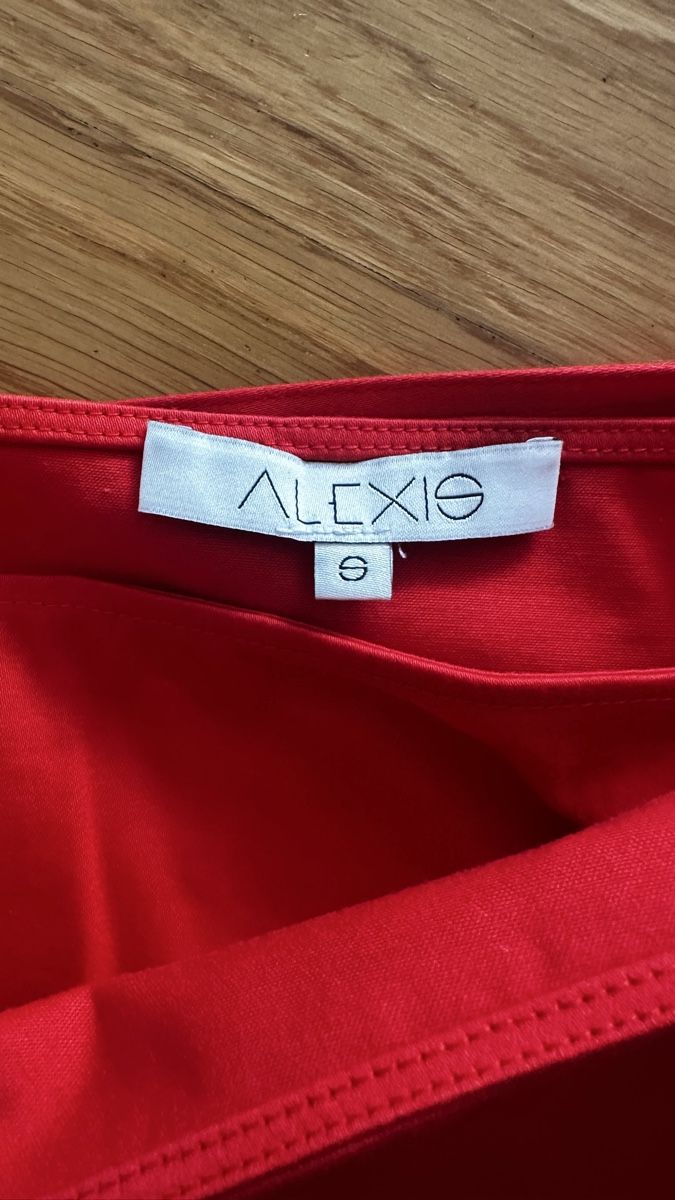 Gonne: Alexis Red Ruffle Skirt, Size Small – Usato da Luzern venduto da ida_hv2y 4