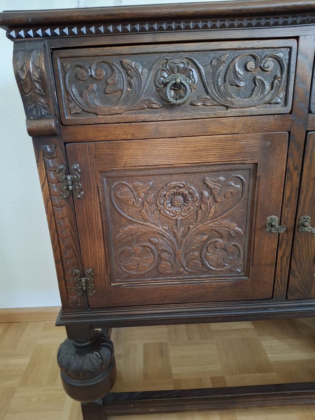 Büffets: Tudor Sideboard – Gebraucht aus Giebenach von strandpirat 2