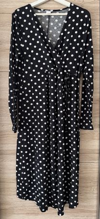 Schickes Wickelkleid von Lindex mit Pünktchen, Grösse L