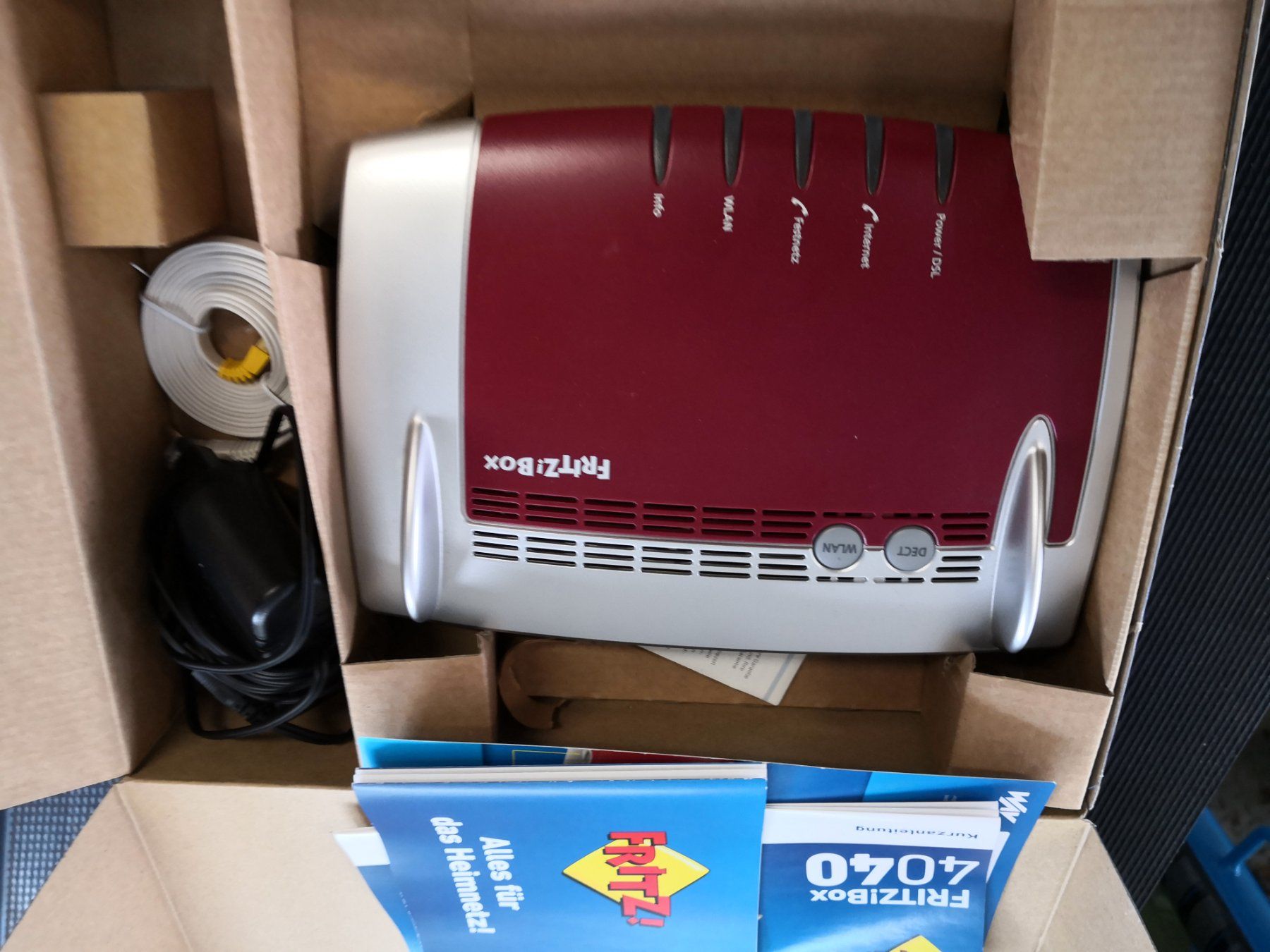 Fritz Modem & Router: Fritz Box 4040 – Nuovo (secondo la descrizione) da Niederscherli venduto da Zahnd1 1