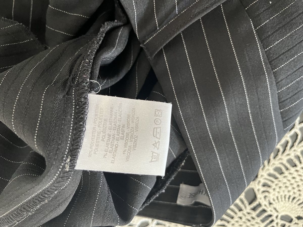 Pantalons: schwarze Y2K Schlaghose – D'occasion à Zürich par ale_t 5