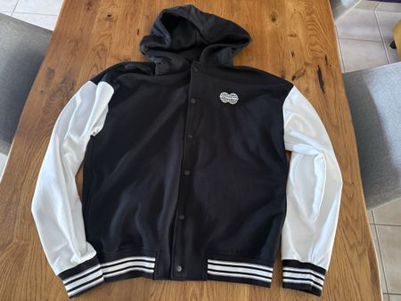 Kapuzenjacke C&A schwarz weiss Grösse M
