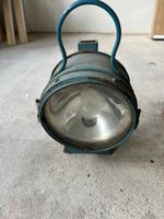 Eisenbahn-Lampe-Scheinwerfer, sehr alt und massiv Eisen.
