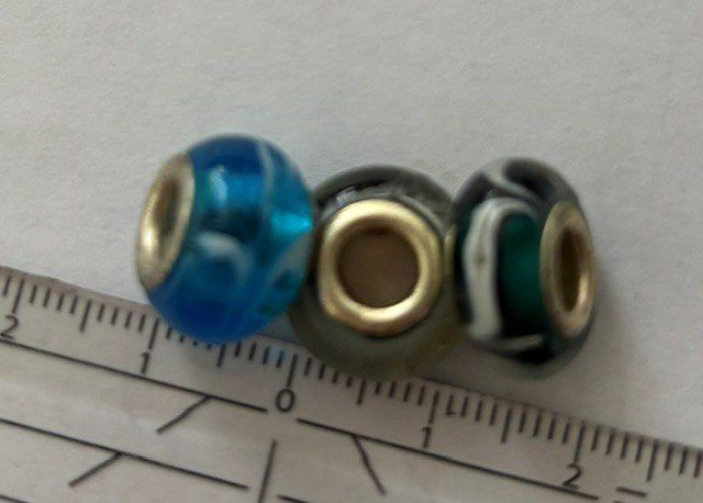 Verres: Blaue Glaskugeln, 3 Stück – D'occasion à Basel par machplatz