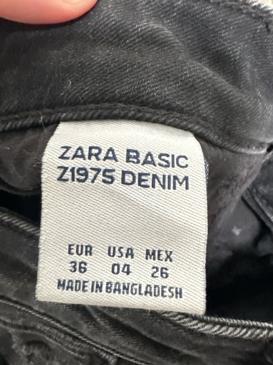 Zara Jeans: Zara Denim - Black Distressed Jeans - Size 36 – Usato da Sementina venduto da NinaDel 2