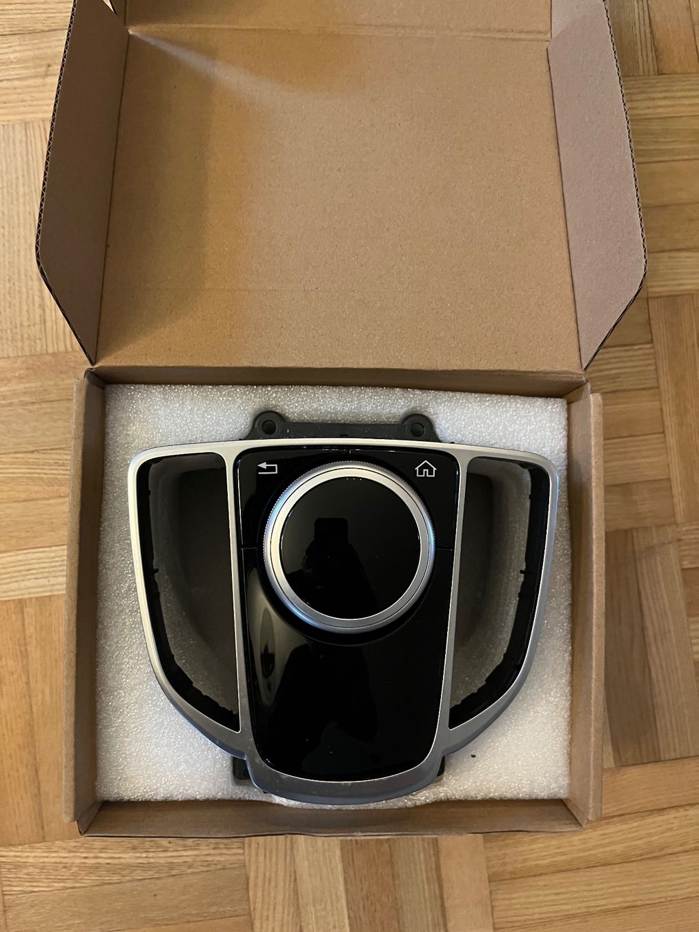 Mercedes-Benz Tutti pezzi di ricambio auto: Mercedes Bedieneinheit Multimedia/Navigation Controller – Usato da Lenzburg venduto da r_mendes 1