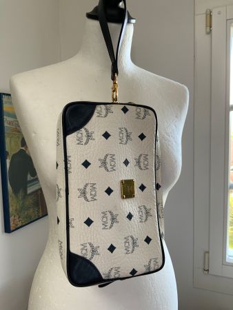 MCM  Necessaire Blau weiss