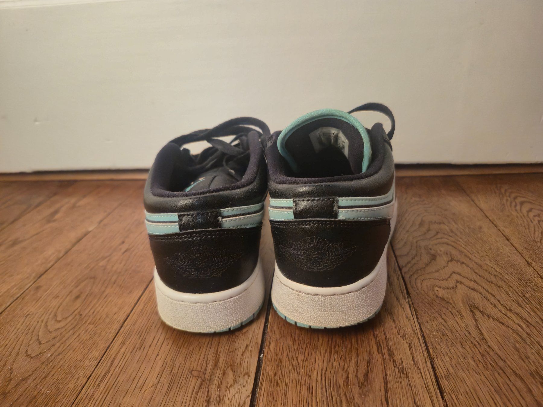 Jordan Damenschuhe: Jordan 1 Tropical Twist – Gebraucht aus Zürich von gorgepino 2