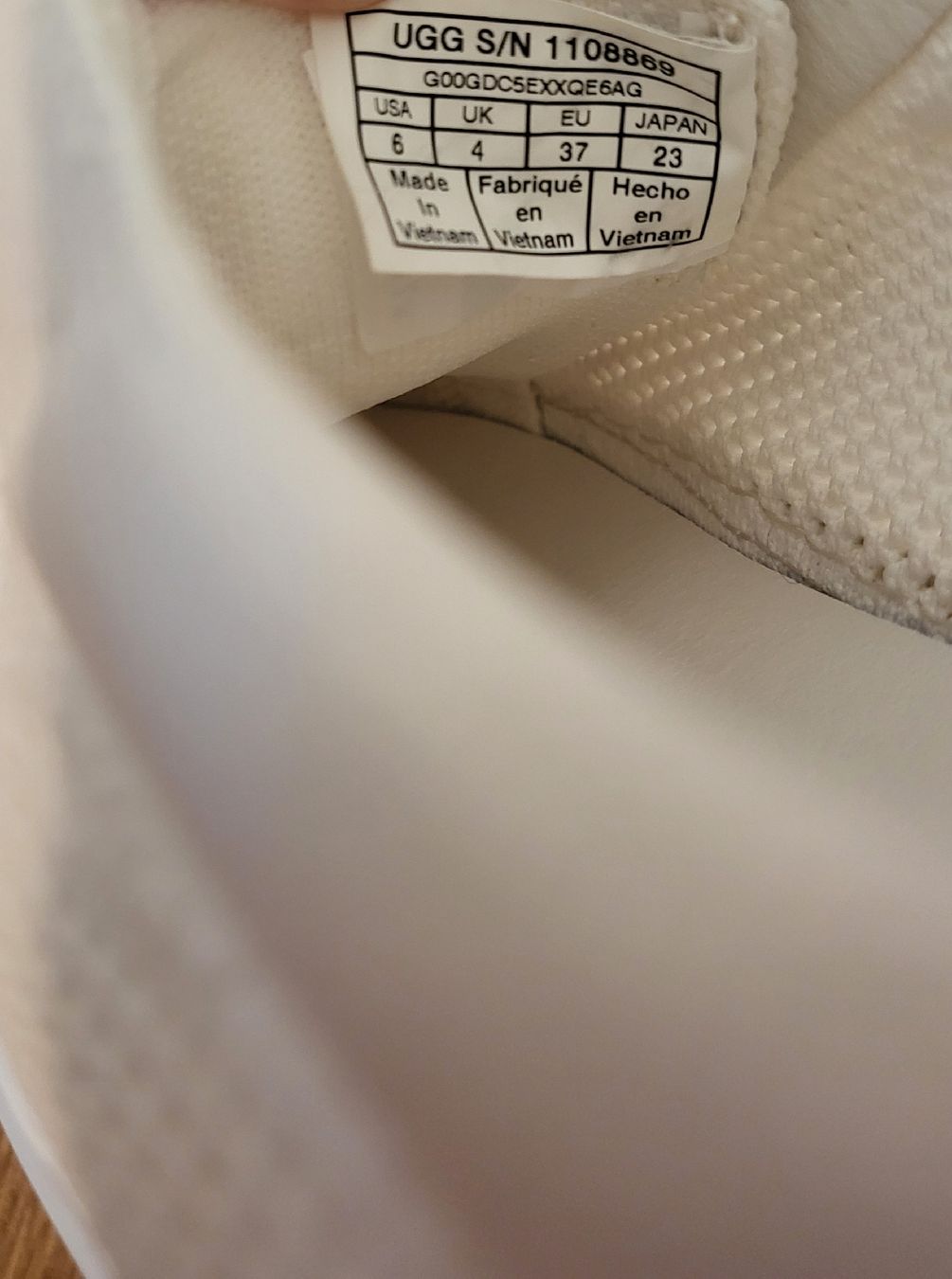 Ugg Damenschuhe: UGG Damen Sneaker Weiss Gr. 37 – Gebraucht aus Baar von deg_d6l5 4