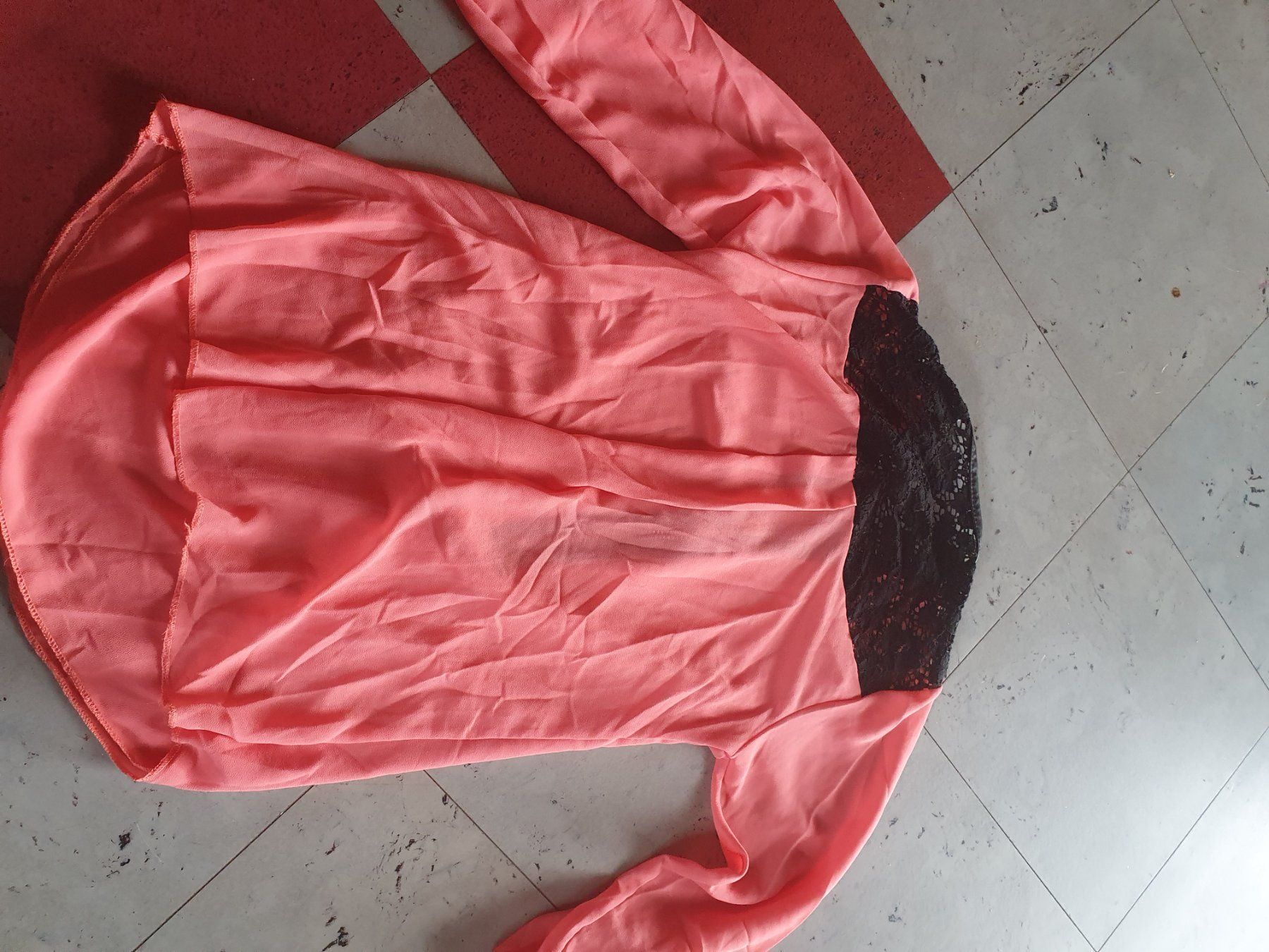 Camicette: Bluse – Usato da Moosseedorf venduto da Sonnenschein.. 3