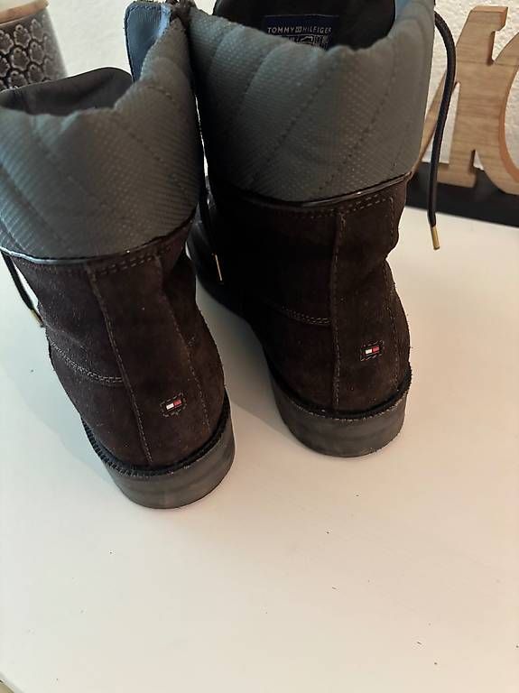 Tommy Hilfiger Scarpe da donna: Chaussures d hiver Hilfiger – Usato da Gland venduto da st20ch 2