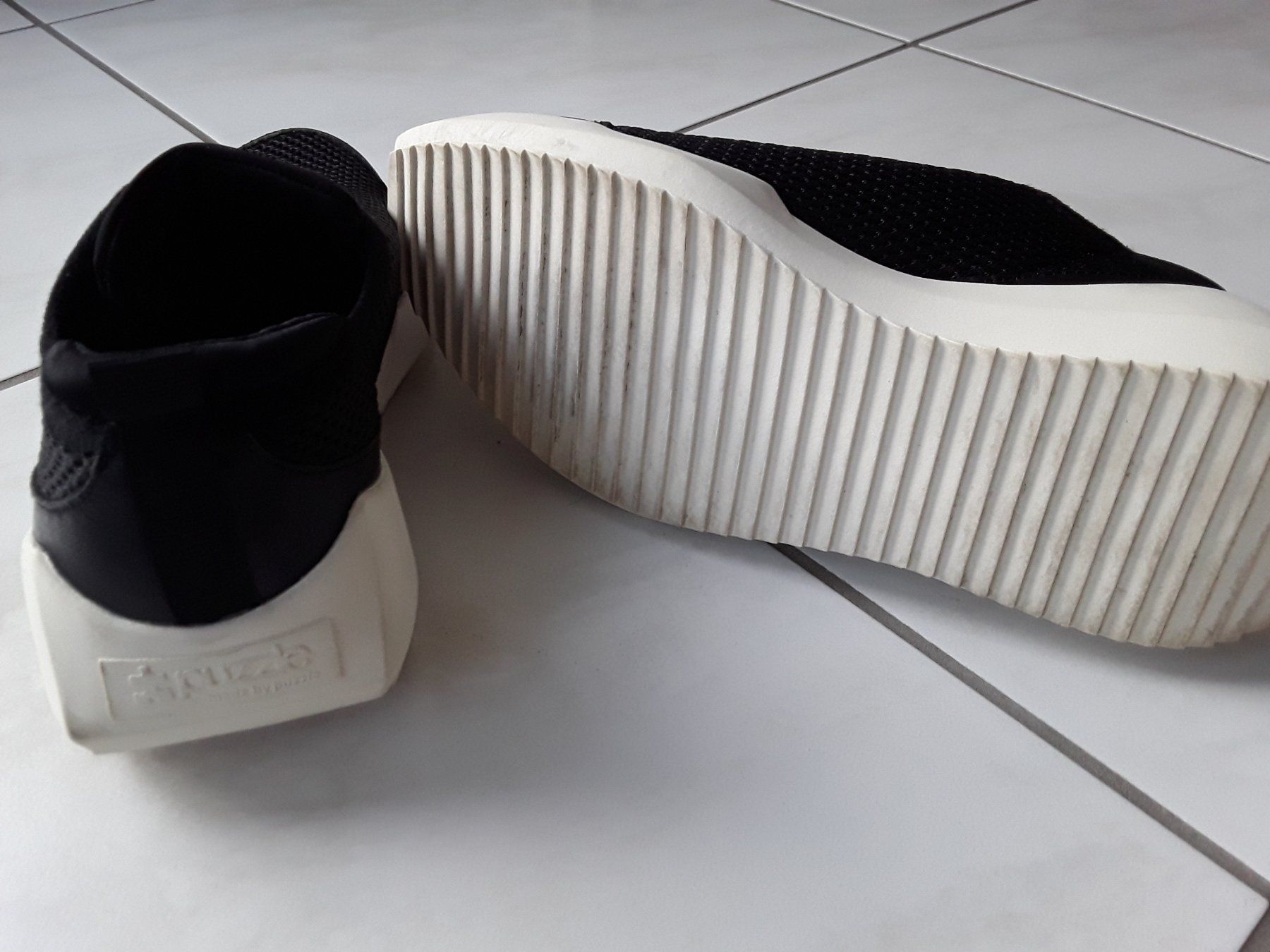 Schuhe für Mädchen: 2 Paar Schuhe made by puzzle gr.35 – Gebraucht aus Heimberg von Samprof 3