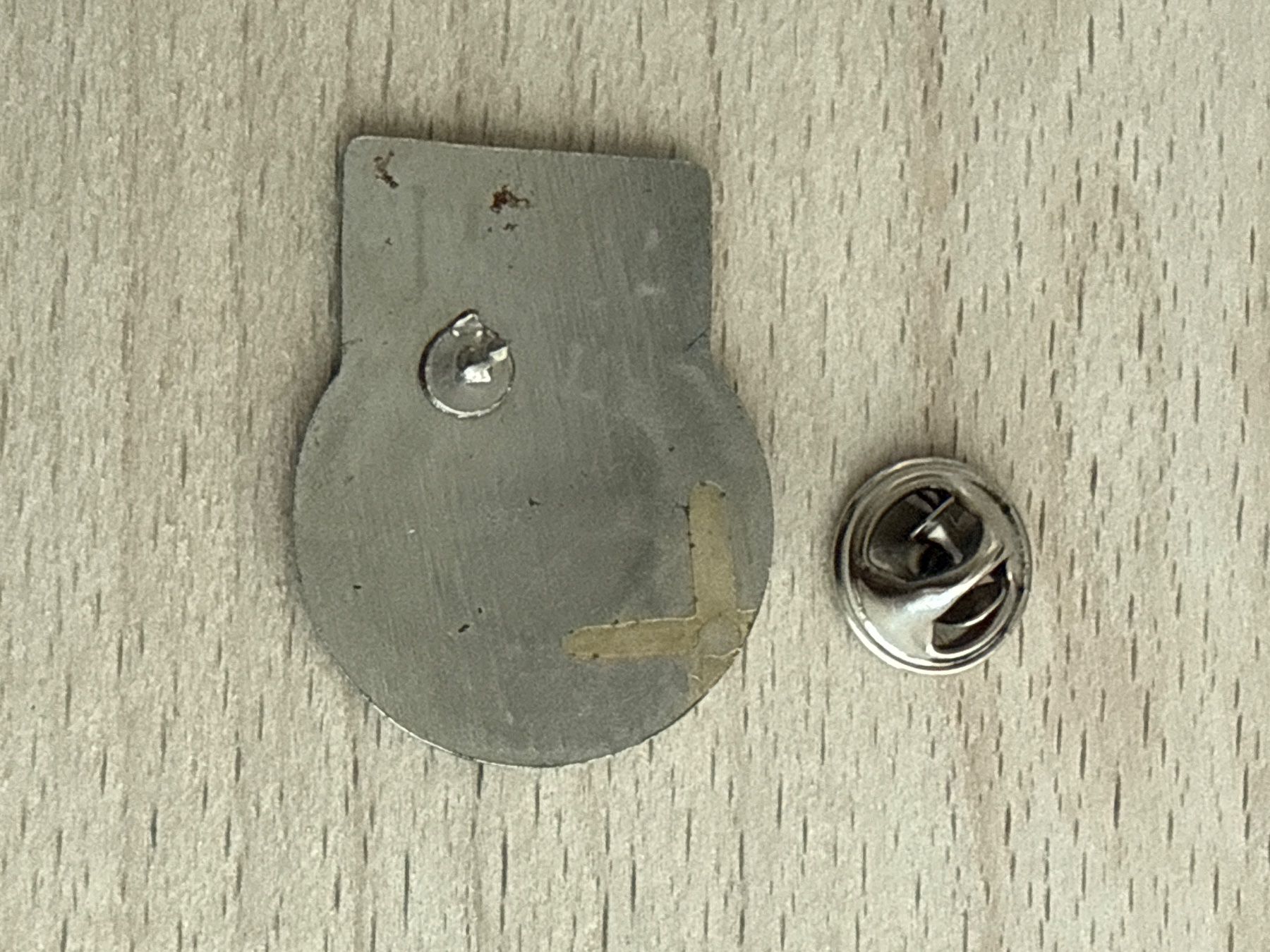 Plaketten & Abzeichen: Pin AUGAT – Gebraucht aus Glattbrugg von Schweigmatt 1
