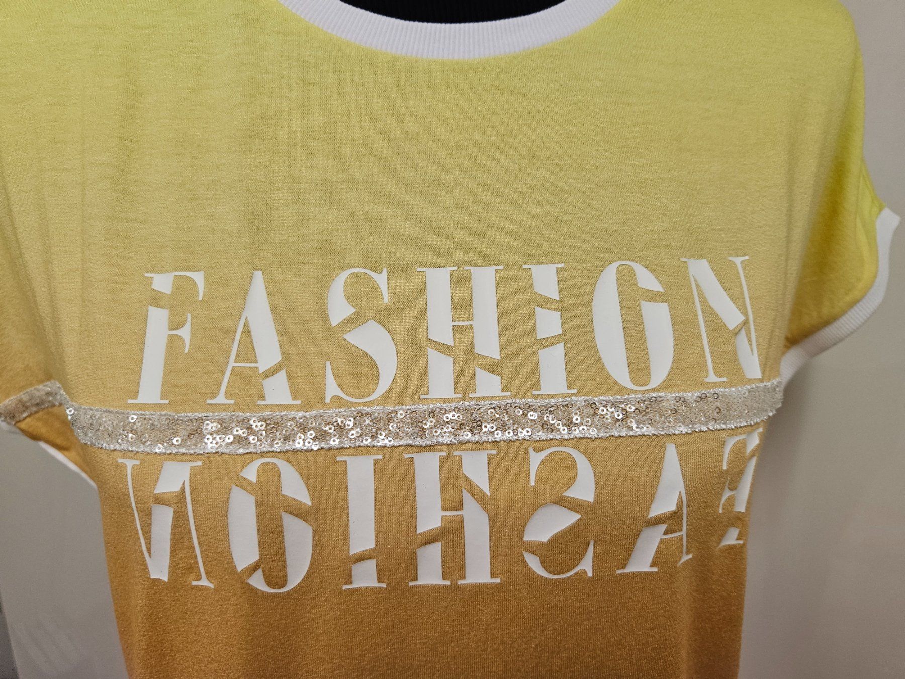 T-shirt: T-Shirt, Sani Blu – Nuovo (secondo la descrizione) da Wiesendangen venduto da Sinhuk 1