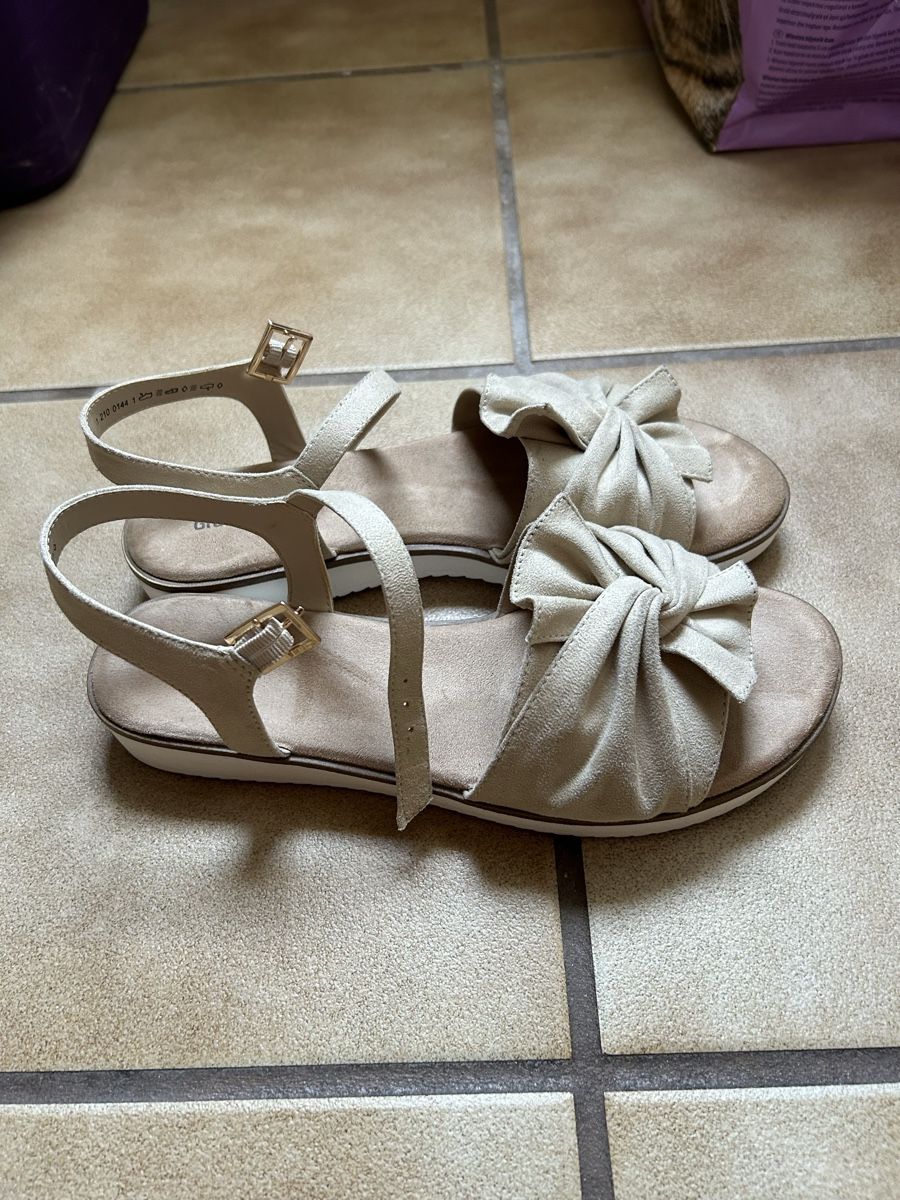 Scarpe da donna: Sandales – Usato da Courrendlin venduto da loko2910 2