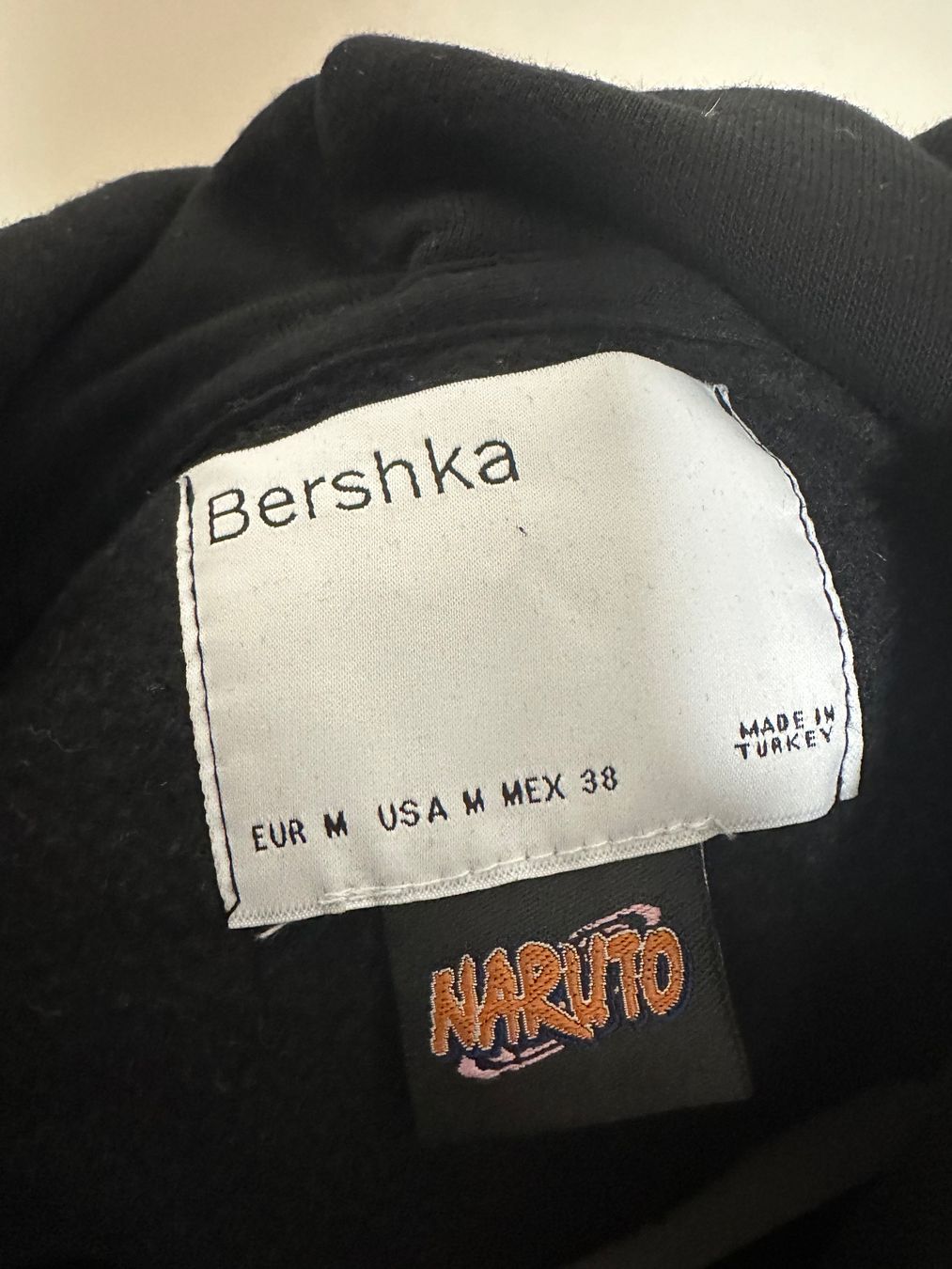 Bershka Maglioni & Felpe: Bershka Hoody mit Naruto Gr. M – Usato da Basel venduto da iulia_haul 5