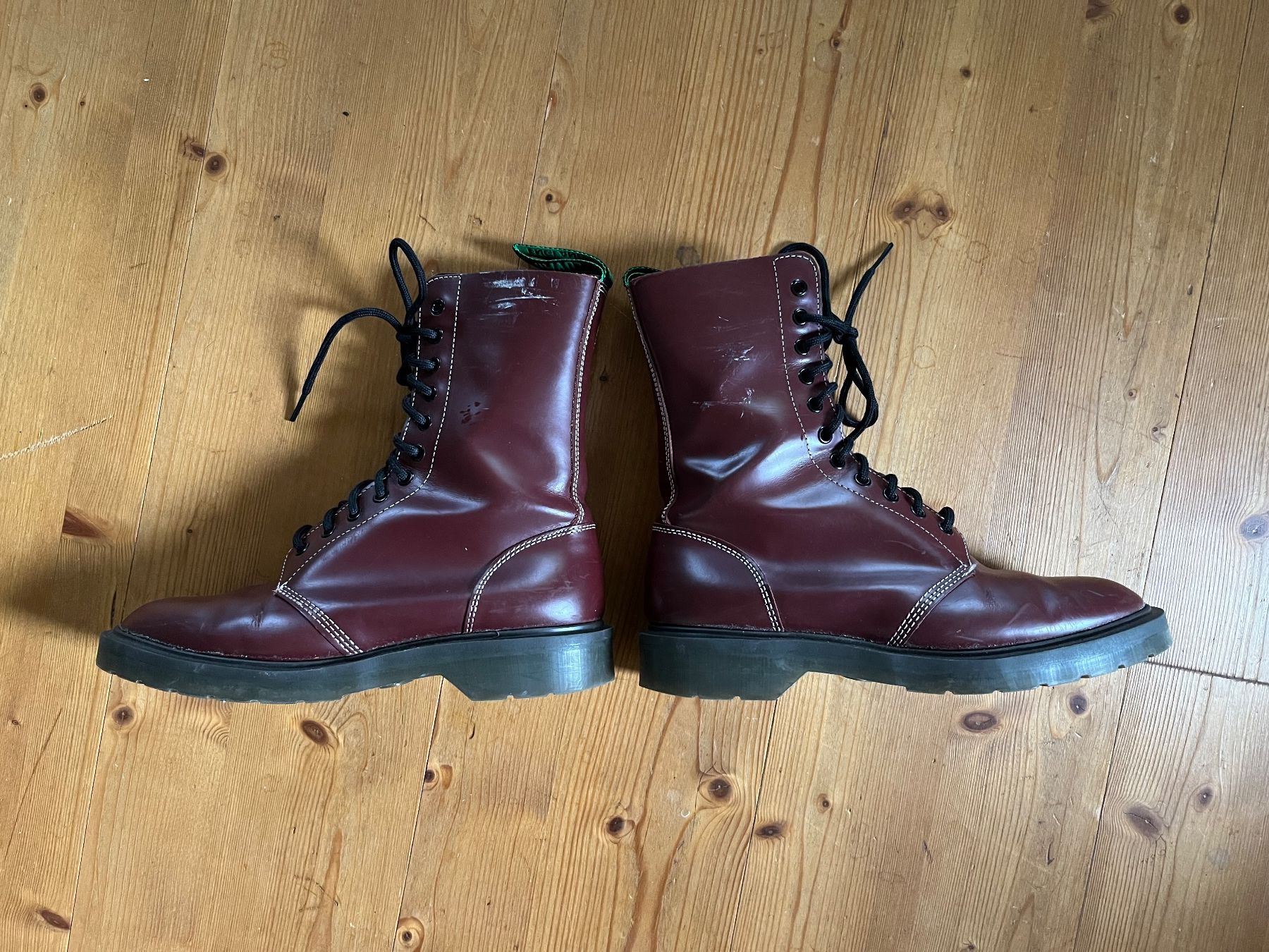 Dr. Martens Scarpe da uomo: SOLOVAIR Boot Bordeauxrot Gr 38.5 – Usato da Zürich venduto da Joining_pisces 1
