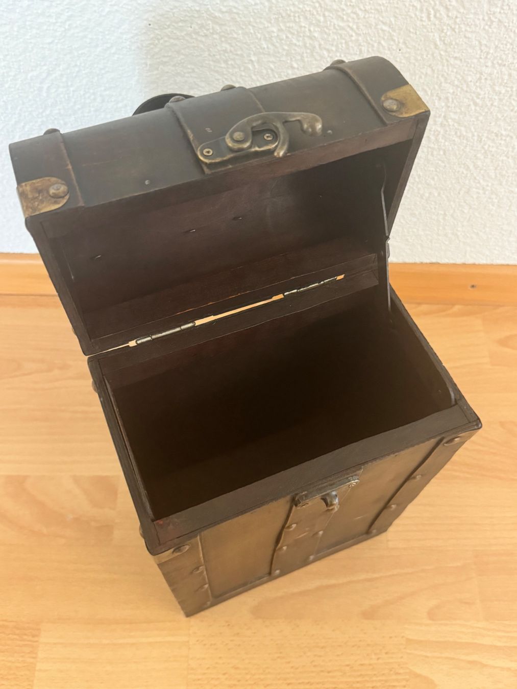 Cassapanche: Holzkiste Holztruhe – Usato da Neuhaus SG venduto da 25susan 2