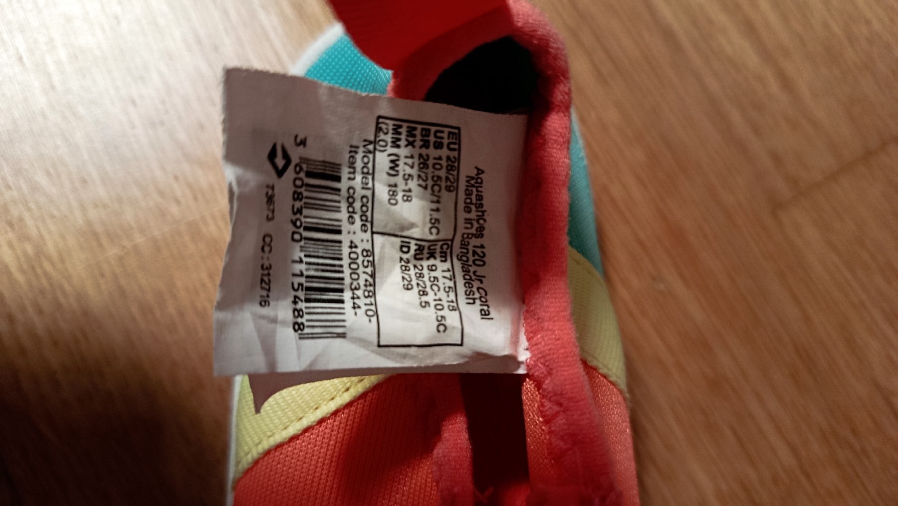 Decathlon Scarpe per ragazzi: Chaussure d'eau – Usato da Cointrin venduto da ole_86n8 1
