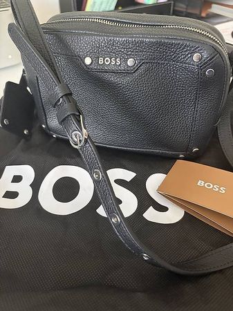 BOSS Umhängetasche aus Leder  Top Zustand 