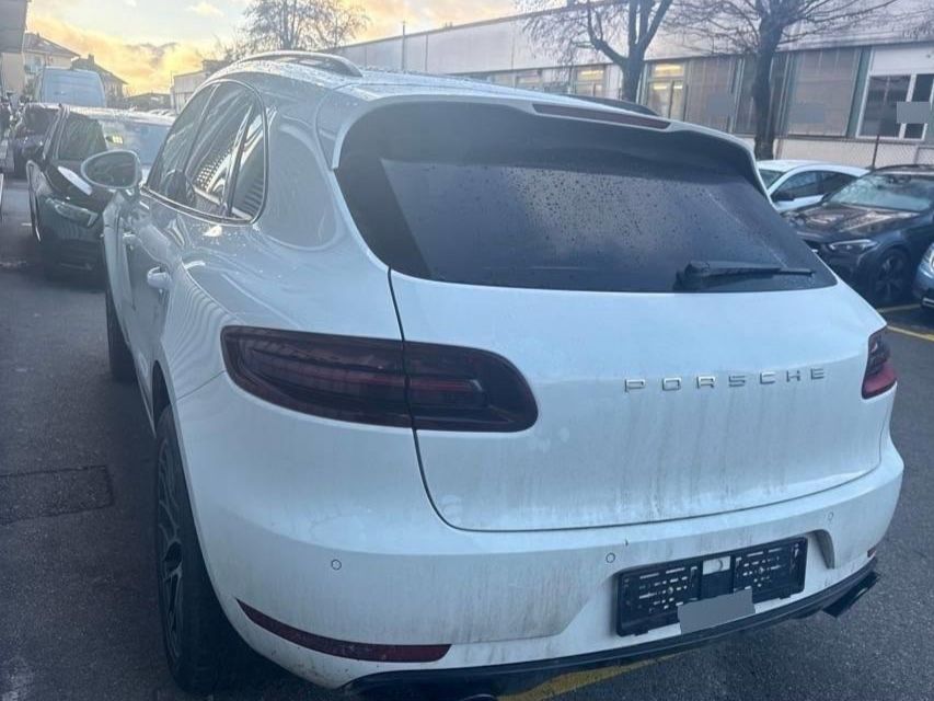 Porsche Autos: Porsche Macan Turbo 2015 mit Frontschaden oder Einzelteile – Defekt aus Lachen SZ von ennioc 1